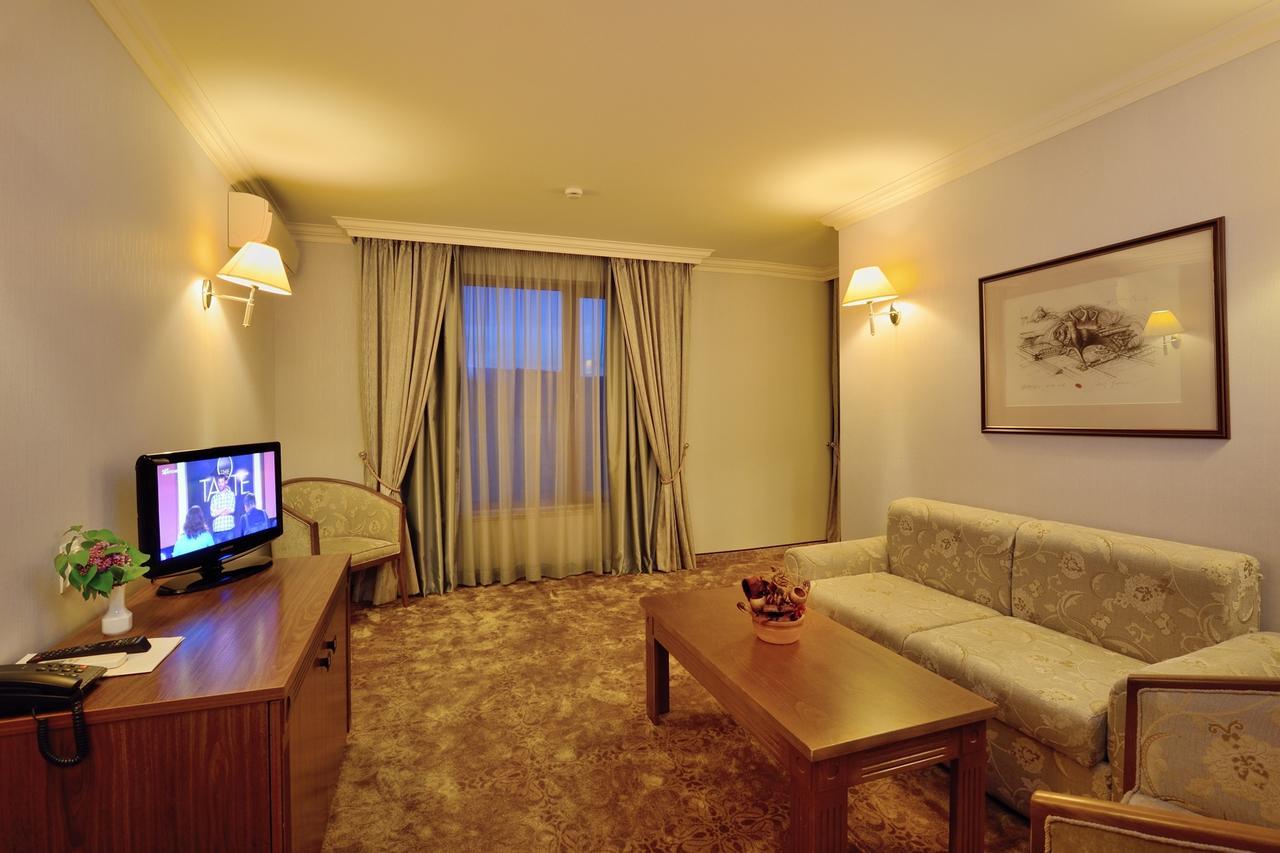 היסריה Hotel Club Central מראה חיצוני תמונה